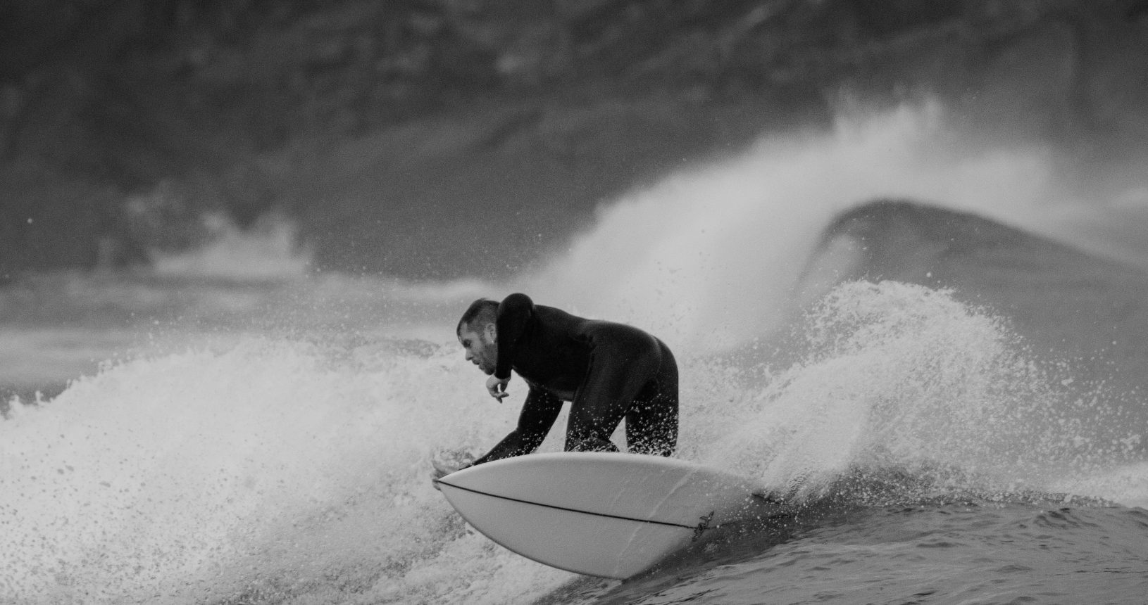 Jonathan Vázquez fundador Swell Surfboard y fabricante de tablas de surf